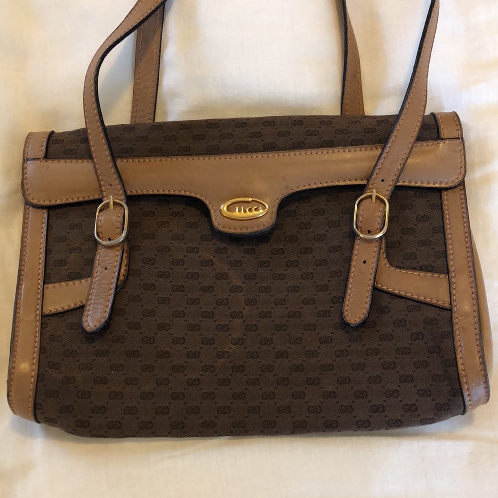 Vintage Gucci logo shoulder bag
